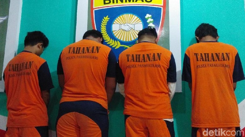 Polisi Tetapkan 4 Tersangka di Kasus Penyerangan Kampus Unifa Makassar Polisi Tetapkan 4 Tersangka di Kasus Penyerangan Kampus Unifa Makassar