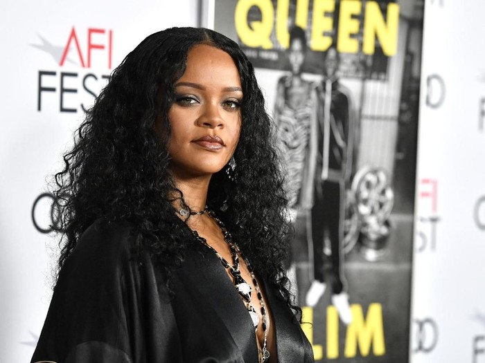 HOLLYWOOD, CALIFORNIA - NOVEMBER 14: Rihanna attends AFI FEST 2019 Presented By Audi â€“ Queen & Slim Premiere at TCL Chinese Theatre on November 14, 2019 in Hollywood, California. (Photo by Frazer Harrison/Getty Images)
