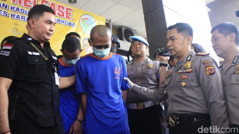 Sindikat Narkoba di Karawang Pasok 80 Kg Ganja dari Lampung Sindikat Narkoba di Karawang Pasok 80 Kg Ganja dari Lampung