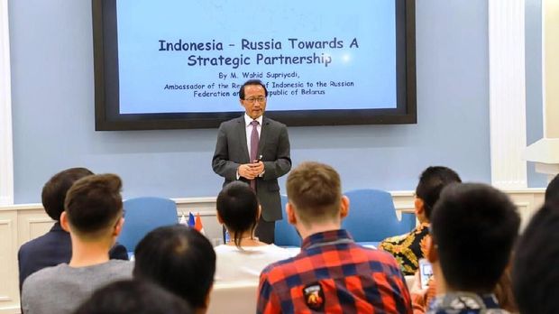 Kuliah umum Dubes RI untuk Federasi Rusia merangkap Republik Belarus, M. Wahid Supriyadi, dalam rangka Indonesian Day di Kazan Federal University (29/11).