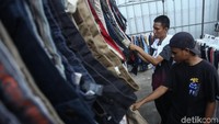 Penolakan tersebut lantaran mereka takut akan kehilangan pelanggan karena Pasar Kenari sepi.