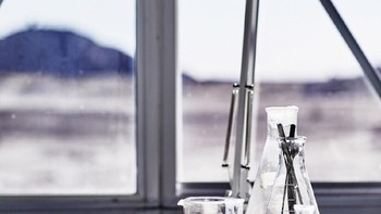 “Kami mencoba untuk membuat produk untuk ruangaan kecil yang bisa disusun secara fleksibel dan multifungsi,” kata Levenborn. Foto: Ikea