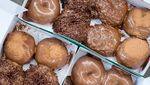 Donat Aneka Topping Ada Di Sini