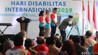 Maruf kemudian mencontohkan sosok Wamen Agraria dan Tata Ruang, Surya Tjandra; dan Staf Khusus Presiden Jokowi, Angkie Yudistia; yang merupakan penyandang disabilitas.