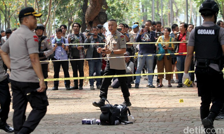 Siapa Taruh Granat di Monas? Siapa Taruh Granat di Monas?