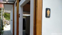 Toiletnya begitu bersih dan nyaman. Asyiknya, masuk ke toilet tidak dikenai biaya (Afif Farhan/detikcom)