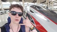 Roger Tyers (37) bepergian dengan kereta selama 12 tahun ini