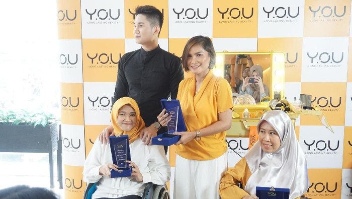 Komunitas Disabilitas Sambut Hari Difabel Internasional Dengan Belajar Makeup. Foto: vina oktiani/wolipop Komunitas Disabilitas Sambut Hari Difabel Internasional Dengan Belajar Makeup. Foto: vina oktiani/wolipop