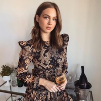 Wanita bermata abu-abu ini pun punya tubuh indah semampai. Apapun busana yang dipakainya terlihat cantik di dirinya. Foto: dok. Instagram