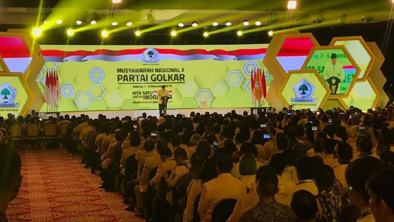 Caketum Golkar Berguguran Sebelum Pemilihan Caketum Golkar Berguguran Sebelum Pemilihan