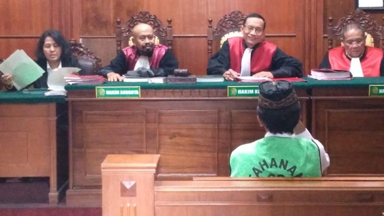 Pelaku Onani di Depan Anak Kecil Divonis 3 Tahun Penjara Pelaku Onani di Depan Anak Kecil Divonis 3 Tahun Penjara