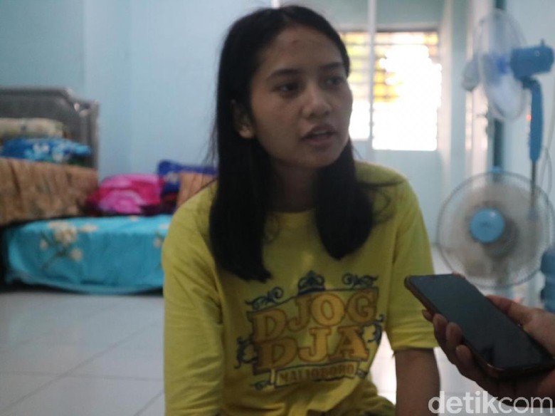 Wanita yang Ditinggal Suami di Surabaya Cerita Mengapa Bayinya Cacat Wanita yang Ditinggal Suami di Surabaya Cerita Mengapa Bayinya Cacat