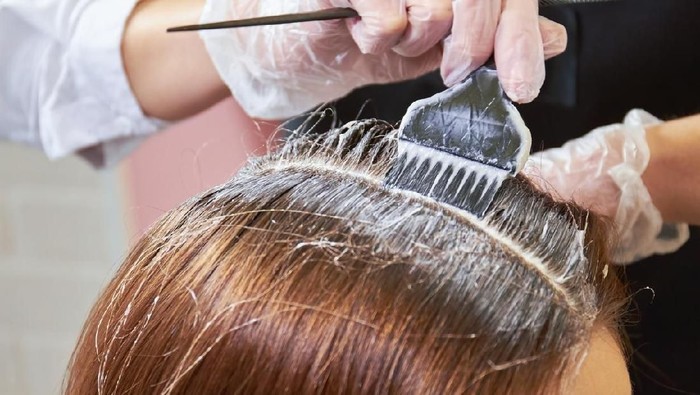 ilustrasi cat rambut