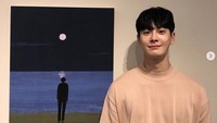 Ia pun tengah membintangi drama bertajuk Love With Flaws yang tayang di MBC. Dok. Instagram