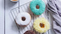 Donat Moven ini merupakan donat homemade dengan bahan berkualitas dan tanpa pengawet. Dona ini memiliki tekstur yang empuk dan topping yang menarik. Foto: Instagram @moven.moven