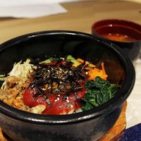 Hangatkan Badan dengan Bibimbap, Nasi Komplet Korea di 5 Tempat Ini