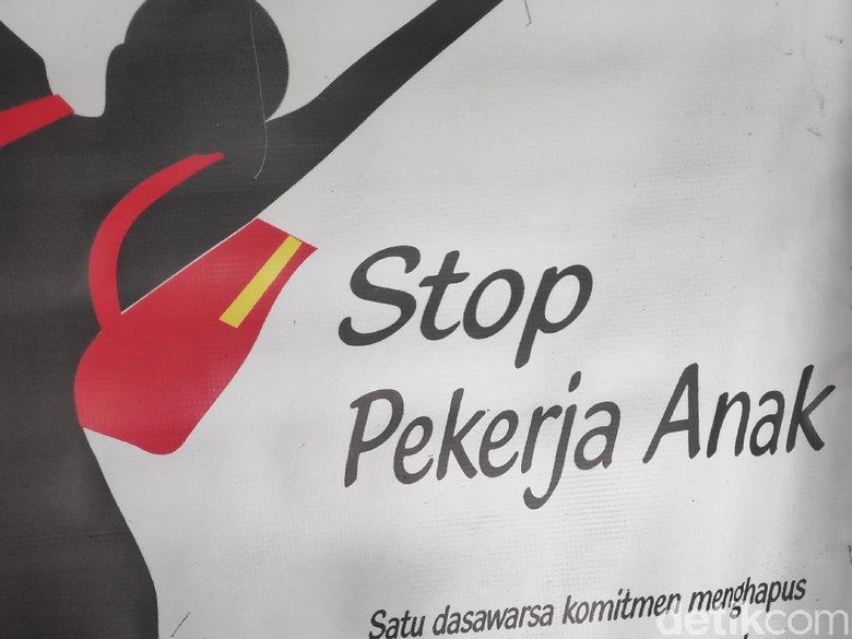 Anak di Makassar Dipaksa Ngemis Ibunya untuk Bayar Arisan Anak di Makassar Dipaksa Ngemis Ibunya untuk Bayar Arisan