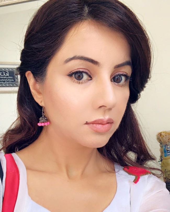 Mantan penyanyi asal Pakistan ini pun kini mengaku telah memulai pencarian spiritual dan mengeksplorasi dirinya yang kreatif. Ia pun berbagi foto sketsa yang ia gambar dari kapal berlayar di bawah langit biru di Twitter dengan keterangan yang menunjukkan dirinya merasa bersyukur. Foto: Instagram