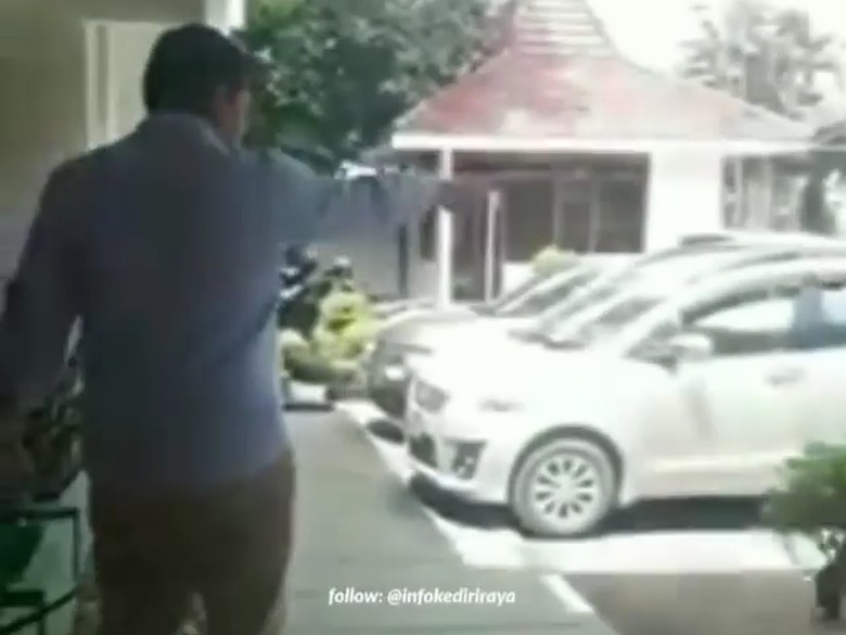 Ini Cerita di Balik Viralnya Wali Kota Kediri Usir Utusan KONI Jatim Ini Cerita di Balik Viralnya Wali Kota Kediri Usir Utusan KONI Jatim