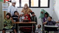 Sejumlah anak berkebutuhan khusus atau penyandang disabilitas saat beraktivitas di Sekolah Luar Biasa Negeri 9, Sunter, Jakarta Utara.
