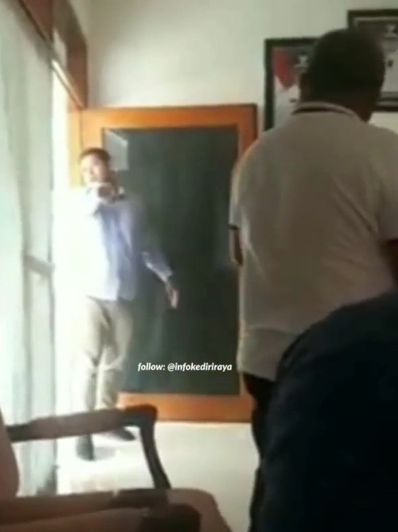 Viral Wali Kota Kediri Usir Utusan KONI Jatim hingga Shalfa Pingsan Viral Wali Kota Kediri Usir Utusan KONI Jatim hingga Shalfa Pingsan