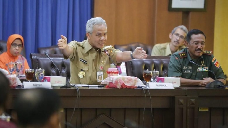 Pencemaran Bengawan Solo, Ganjar Deadline Perusahaan Perbaiki IPAL Pencemaran Bengawan Solo, Ganjar Deadline Perusahaan Perbaiki IPAL