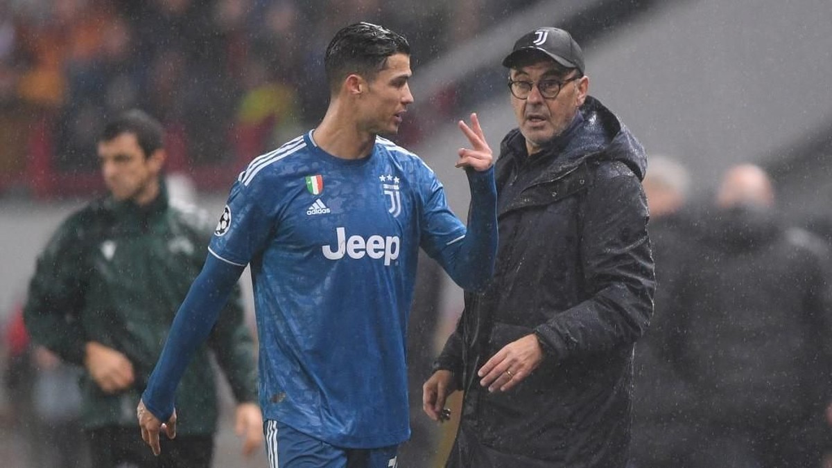 Duo Juventus Cristiano Ronaldo dan Maurizio Sarri diyakini bermasalah. (Foto: Kirill Kudryavtsev / AFP)