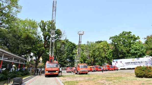 Pemprov Sulsel menerima bantuan hibah 27 kendaraan pemadam kebakaran (damkar) dan 11 ambulans dari Jepang. 