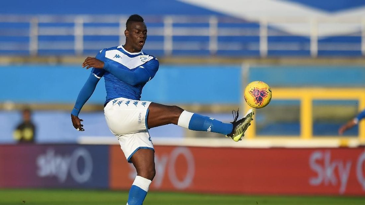 Mario Balotelli dipersilakan pergi dari Brescia Januari nanti (Tullio M. Puglia/Getty Images)
