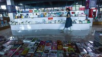 Bazar yang digelar di lantai 3 Pasar Kenari tersebut dimulai sejak 30 November hingga 8 Desember 2019.