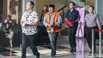 Tangan Diborgol, Carsa AS Tinggalkan Gedung KPK