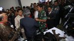 Gaya Prabowo Jajal Senjata di Pameran Alutsista Kemhan