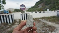 PT. Karimun Granite sejak tahun 1971 telah mulai melakukan penambangan di bukit-bukit granit yang memiliki kualitas batu granit yang konon paling berkualitas di Asia (Foto: Tim detikcom)