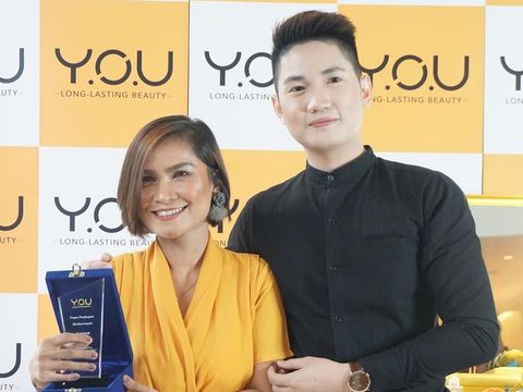 Komunitas Disabilitas Belajar Makeup di Hari Difabel Internasional