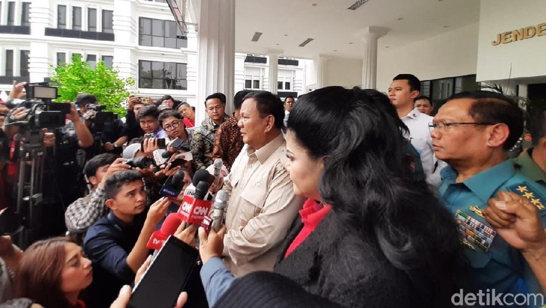 Prabowo Pantau Investigasi Ledakan Granat di Monas Prabowo Pantau Investigasi Ledakan Granat di Monas