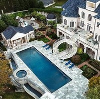 Betapa tidak, selain terdapat banyak kamar, rumah Kelly Clarkson juga dilengkapi lapangan voli dan kolam renang superbesar. Foto: Dok.Parks Realty