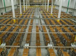 Kesibukan Gudang Toko Online Terbesar Dunia di Musim Belanja