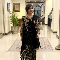 Saat foto-foto pribadi dan videonya bocor ke publik, wanita berusia 30 tahun ini mengancam orang-orang yang menyebarkan foto-foto intimnya. Rabi mengatakan bahwa orang-orang yang bertanggung jawab tidak hanya akan ditangkap polisi tetapi juga dihukum oleh Allah. Foto: Instagram