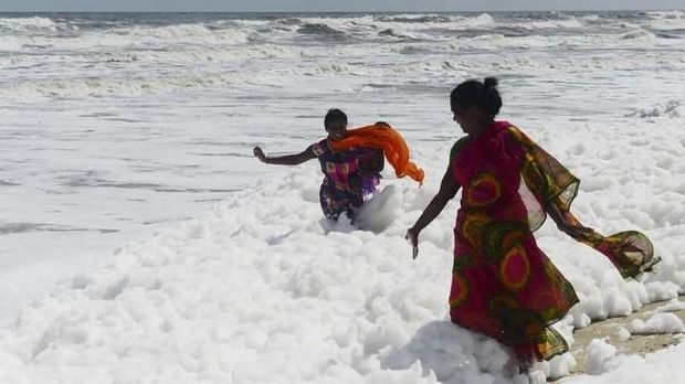 Fenomena Busa di Pantai Kota Terpanjang India 