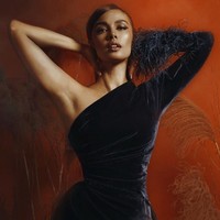 Wanita berdarah Filipina-Amerika ini merupakan pemenang Miss World 2013 yang digelar di Bali. Untuk itulah dia terpilih menjadi muse untuk Indonesia. Foto: Instagram/@meganbata