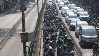 Aksi tersebut tentu saja dilakukan massal.