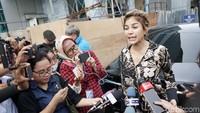Nikita Mirzani saat ditemui di studio Trans TV, Kapten Tendean, Jakarta Selatan pada Rabu (4/12). Pool/Palevi S/detikFoto.