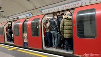 London dikenal memiliki moda transportasi umum kereta bawah tanah atau yang dikenal dengan sebutan the Tube atau London Underground.
