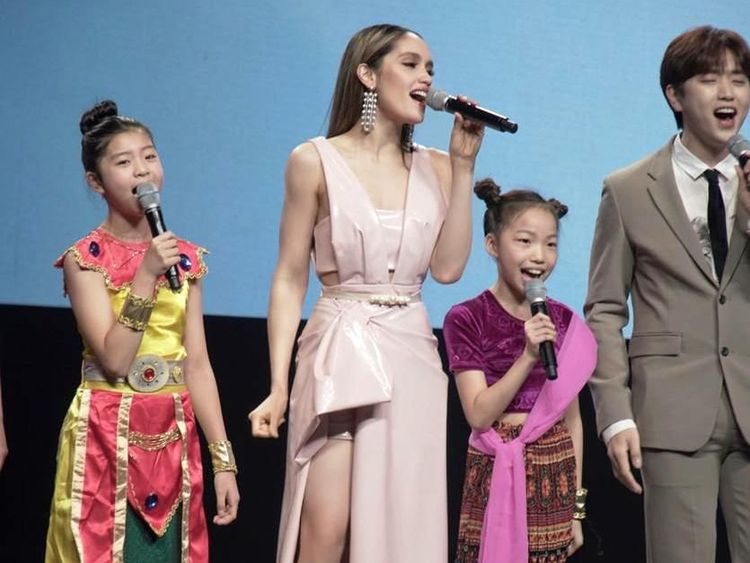 Intip Aksi Cinta Laura saat di Korea Selatan Yuk!