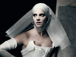 Penampilan Kristen Stewart Hingga Emma Watson untuk Kalender 2020