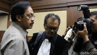 Nurdin pun diancam pidana menurut Pasal 12 huruf a Undang-Undang Nomor 31 Tahun 1999 sebagaimana telah diubah dengan Undang-Undang Nomor 20 Tahun 2001 tentang Pemberantasan Tindak Pidana Korupsi (UU Tipikor) juncto Pasal 55 ayat 1 ke-1 juncto Pasal 64 ayat 1 KUHP.