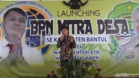 Lanjut Surya, program tersebut merupakan salah satu upaya BPN untuk memastikan rakyat memiliki kejelasan akan hak terhadap tanah. Mengingat saat ini masih ada permasalahan terkait kepemilikan tanah, dan BPN mitra desa menjadi jembatan antara Pemerintah Desa dengan BPN untuk menyelesaikan permasalahan tersebut.