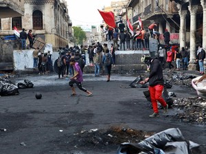 Demonstran vs Polisi Bentrok 2 Hari di Irak, 10 Orang Tewas