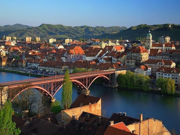Selain ibukota Ljubljana, nama Maribor di Slovenia juga populer sebagai destinasi para backpacker. Harga yang bersahabat hingga arsitektur kota yang khas dari zaman pertengahan makin membuat Maribor menarik (Youtube) Selain ibukota Ljubljana, nama Maribor di Slovenia juga populer sebagai destinasi para backpacker. Harga yang bersahabat hingga arsitektur kota yang khas dari zaman pertengahan makin membuat Maribor menarik (Youtube)
