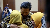 Bowo terbukti melanggar Pasal 12 huruf b Undang-Undang Nomor 31 Tahun 1999 tentang Pemberantasan Tindak Pidana Korupsi sebagaimana telah diubah dengan Undang-Undang Nomor 20 Tahun 2001 tentang Perubahan atas Undang-Undang Nomor 31 Tahun 1999 tentang Pemberantasan Tindak Pidana Korupsi juncto Pasal 55 ayat (1) ke-1 KUHPidana, Pasal 64 ayat (1) KUHPidana.